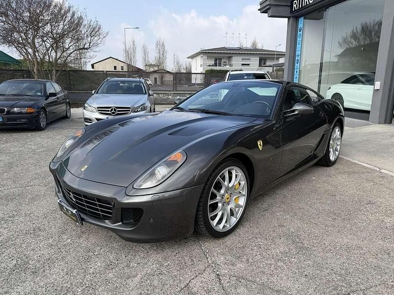 Usata Ferrari 599 620 CV (456 kW) 2009 Grigio silverstone Coupé