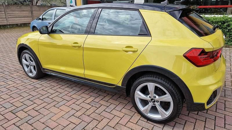 Usata Audi A1 Ambiente 95 CV (69 kW) 2022 Giallo SUV