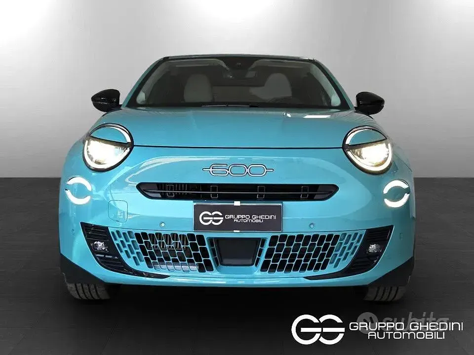 Usata Fiat 600 La Prima 101 CV (74 kW) 2025 Azzurro cielo d'italia SUV
