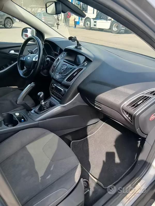 Usata Ford Focus 2011 Grigio Station wagon