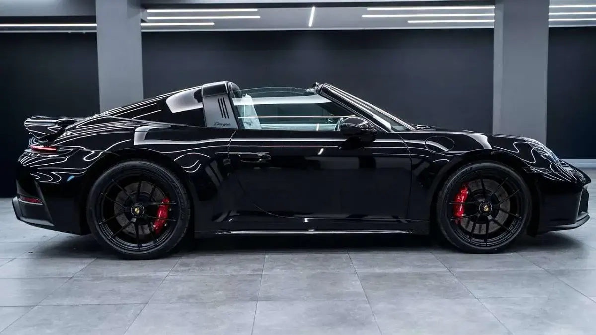 Nuova Porsche 911 Carrera 4 GTS Targa 541 CV (397 kW) 2026 Nero jet metallizzato Cabrio