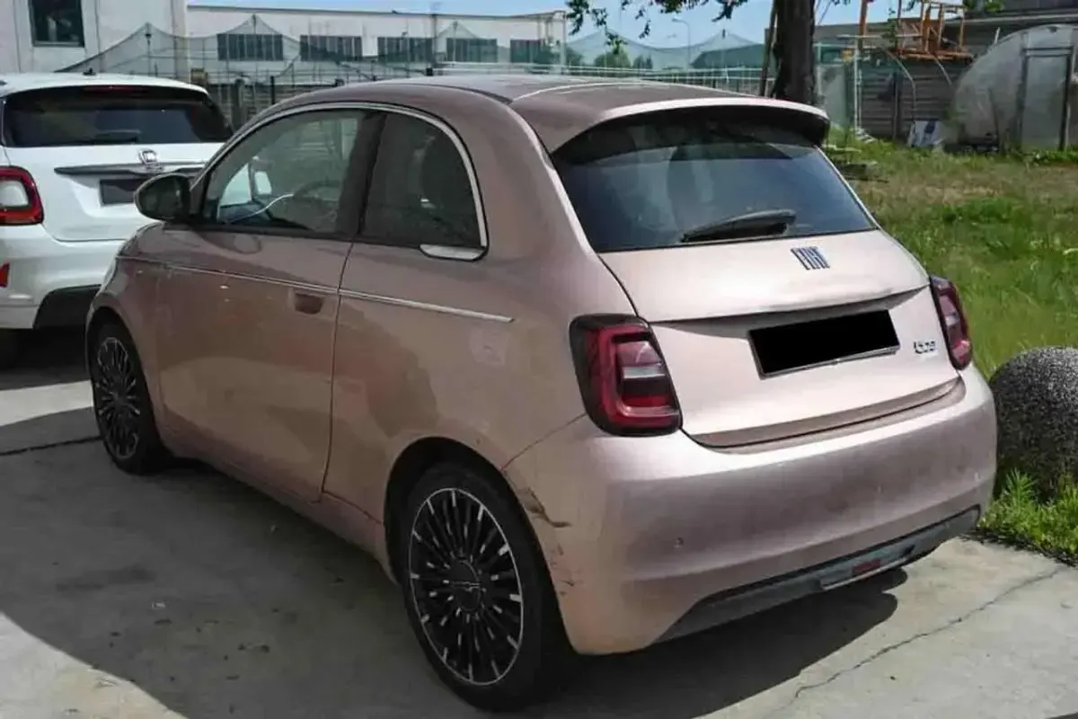 Usata Fiat 500e Icon 42 kW (58 CV) 2022 Rosa Berlina