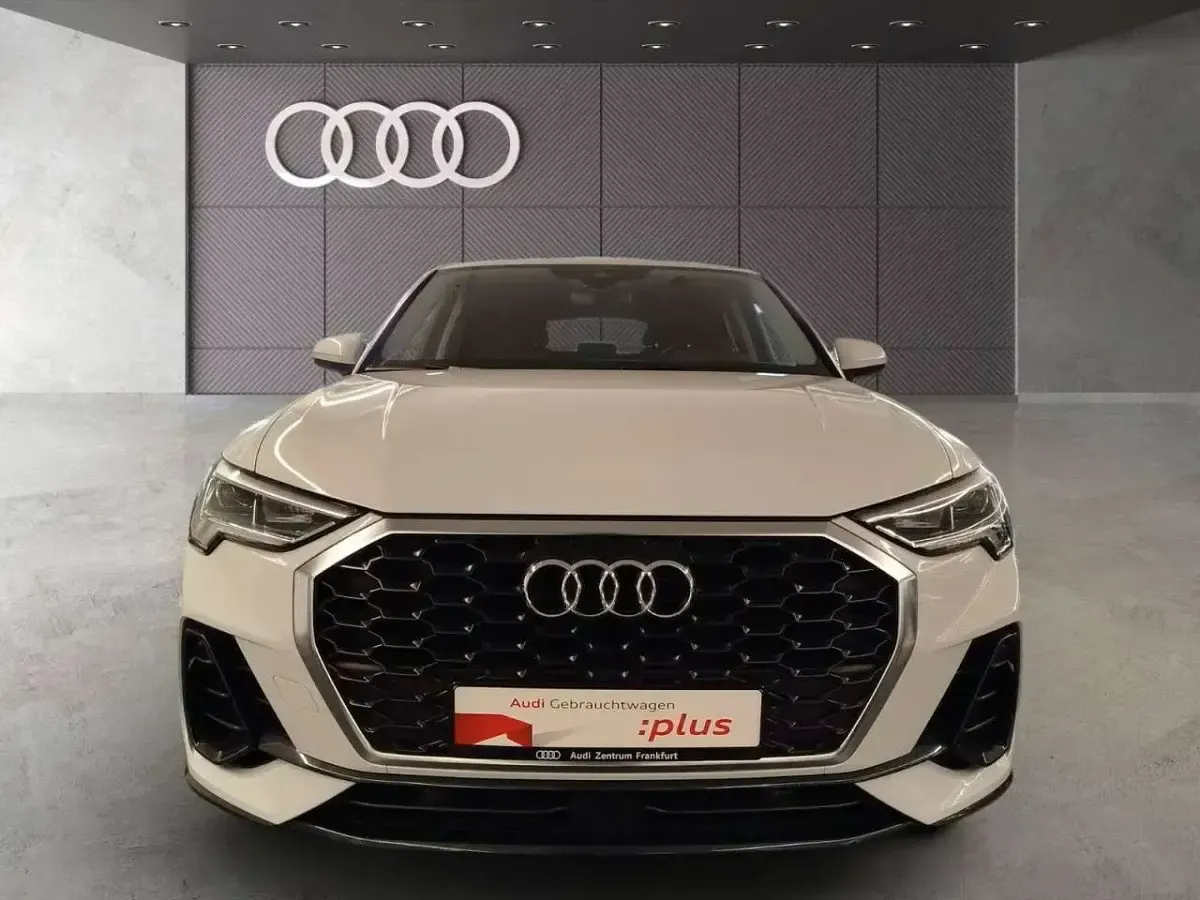 Gebraucht Audi Q3 Sportback Ambiente 150 PS (110 kW) 2022 Weiß SUV