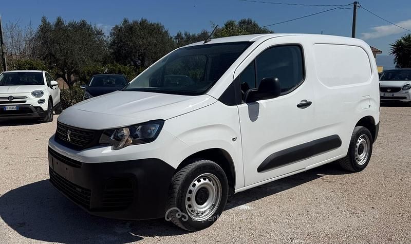 Usata Peugeot Partner 102 CV (75 kW) 2022 Bianco Monovolume