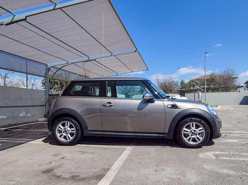 Begagnad Mini One D 90 HK (66 kW) 2012 Halvkombi