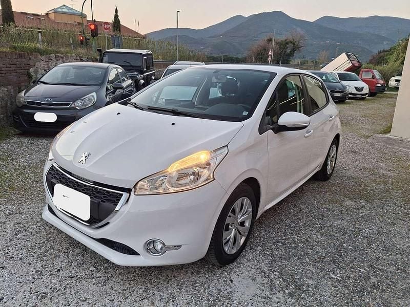 Usata Peugeot 208 Active 68 CV (50 kW) 2013 Bianco Utilitaria