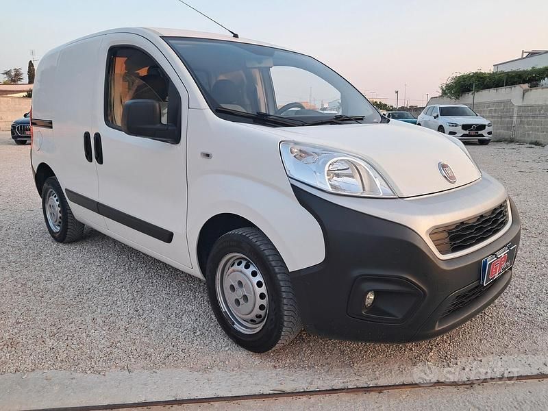 Usata Fiat Fiorino 80 CV (58 kW) 2018 Bianco Monovolume