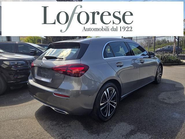 Usata Mercedes A180 Advanced 116 CV (85 kW) 2024 Grigio scuro metallizzato Berlina