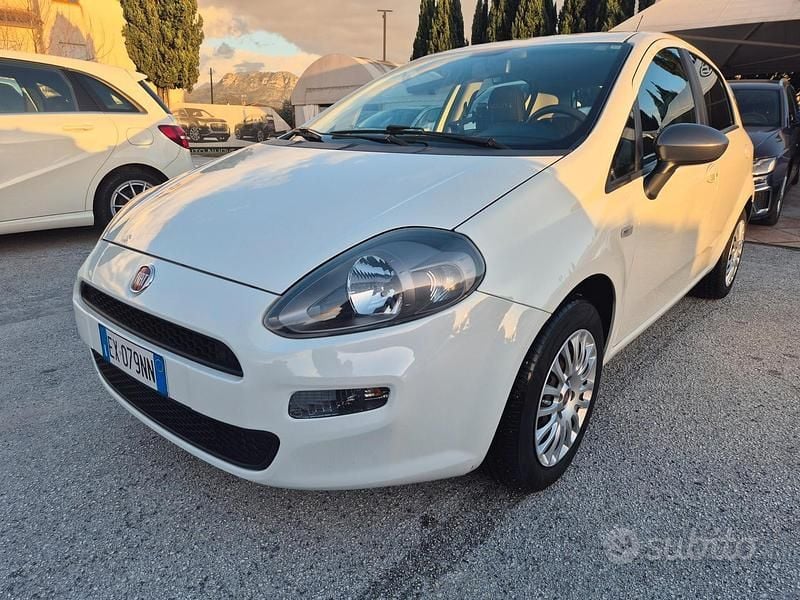 Usata Fiat Punto Street 75 CV (55 kW) 2014 Bianco Utilitaria