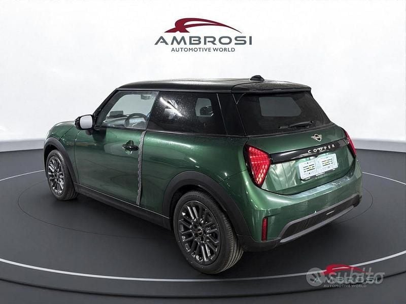 Novo Mini Cooper Favoured 114 kW (156 HP) 2025 Verde Citadino