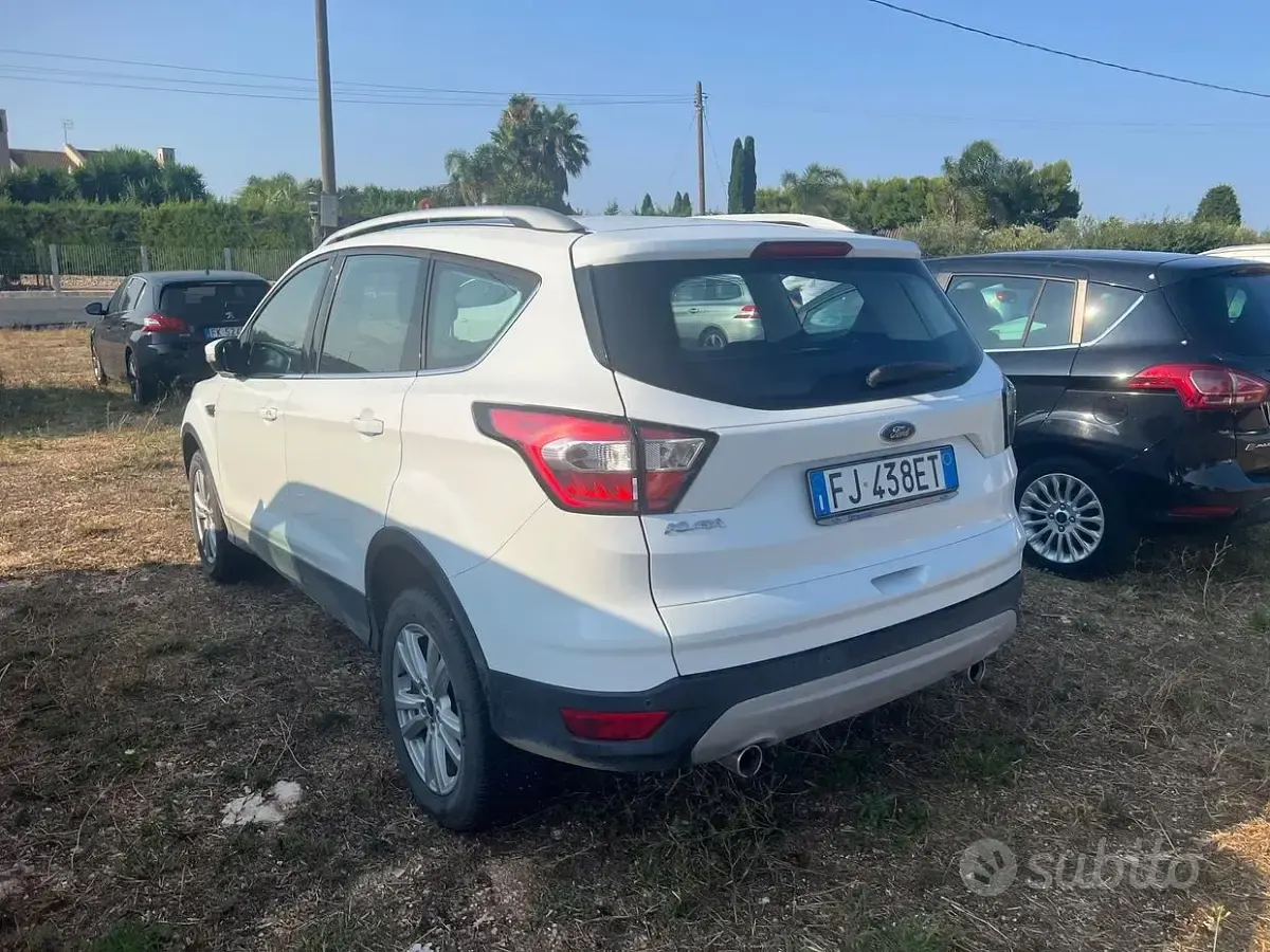 Usata Ford Kuga Titanium 120 CV (88 kW) 2017 Bianco SUV