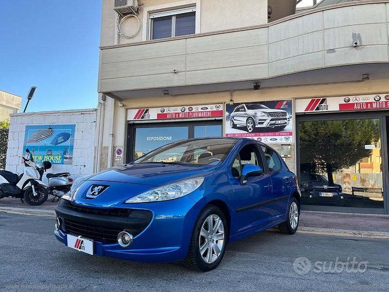 Blu/azzurro Usata 2007 Peugeot 207 Tre volumi | 3490 € (Cara) - Immagine 1/4