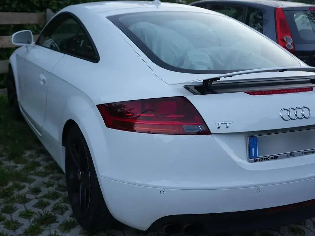 Usata Audi TT Ambiente 200 CV (147 kW) 2012 Bianco Coupé