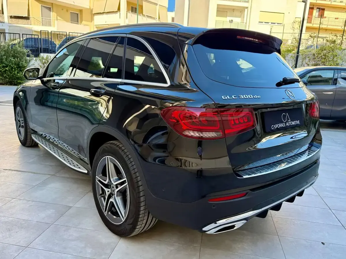 Usata Mercedes GLC300 Premium Plus 194 CV (142 kW) 2022 Nero SUV