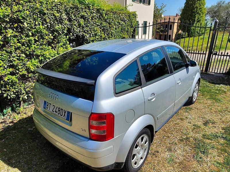 Usata Audi A2 75 CV (55 kW) 2001 Grigio Utilitaria