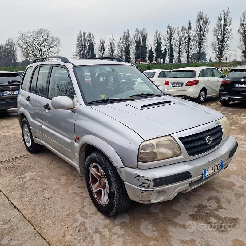 Usata Suzuki Grand Vitara 108 CV (79 kW) 2004 Grigio Station wagon