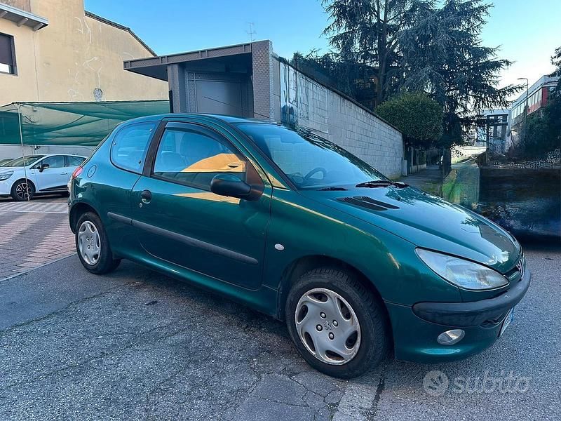 Usata Peugeot 206 60 CV (44 kW) 2000 Verde Utilitaria