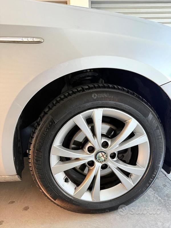 Usata Alfa Romeo Giulietta 105 CV (77 kW) 2011 Grigio Berlina