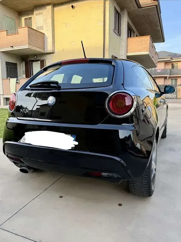 Usata Alfa Romeo MiTo Distinctive 105 CV (77 kW) 2011 Nero Utilitaria
