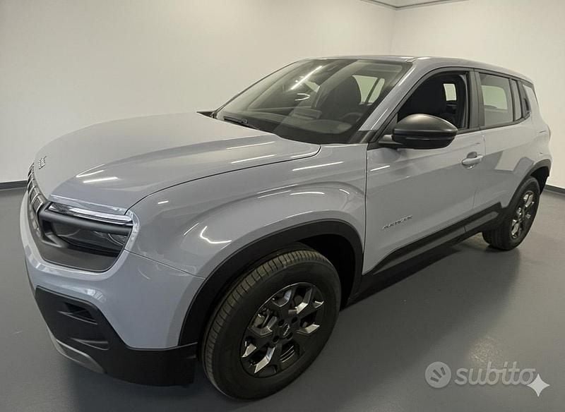 Nuova Jeep Avenger Longitude 100 CV (73 kW) 2025 Grigio SUV