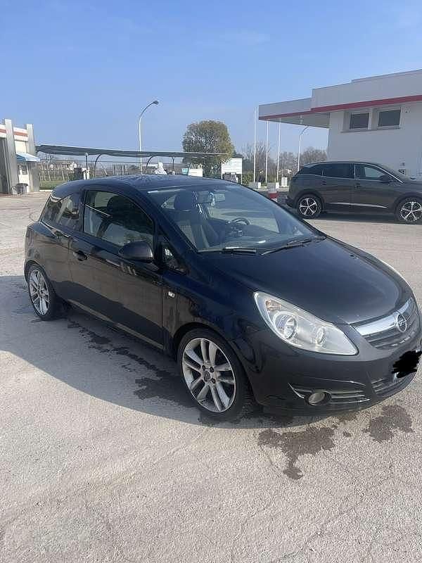 Usata Opel Corsa Sport 90 CV (66 kW) 2010 Nero Utilitaria
