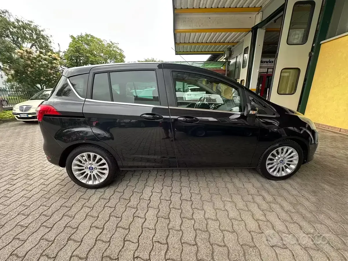Usata Ford B-MAX Titanium 90 CV (66 kW) 2013 Bluazzurro Monovolume