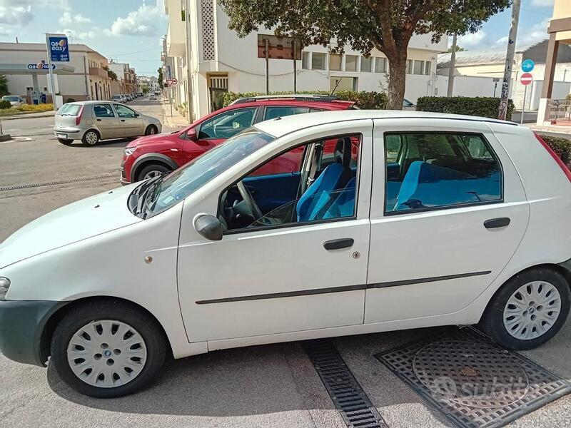 Usato 2000 Fiat Punto 1.1 Benzin 54 CV (1.300 €)