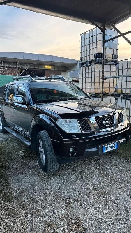 Usata Nissan Navara 171 CV (125 kW) 2009 Nero Pick-up