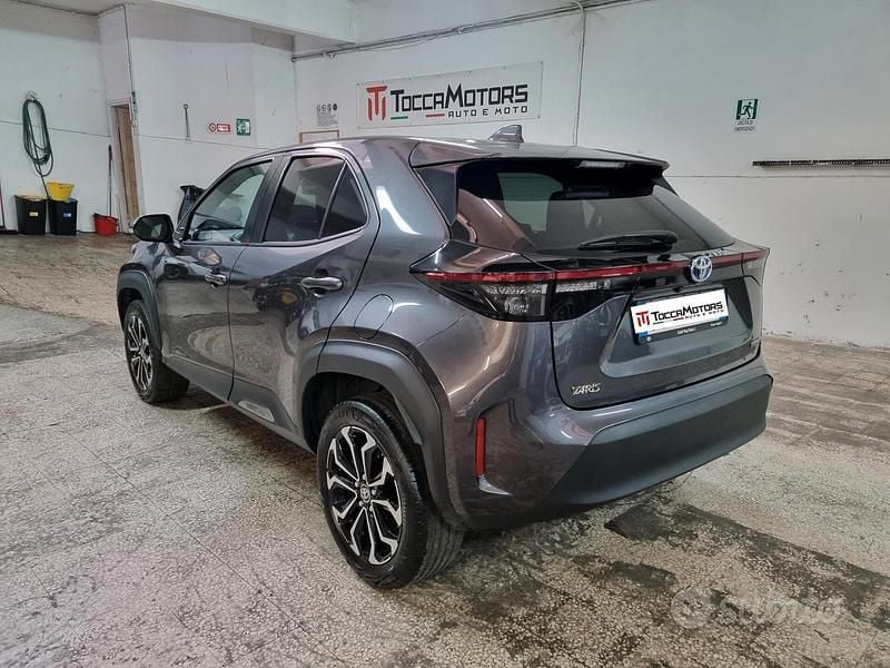 Usata Toyota Yaris Cross Trend 92 CV (67 kW) 2021 Grigio SUV