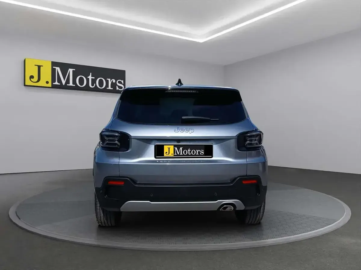 Usata Jeep Avenger Summit 101 CV (74 kW) 2025 Metallizzato tetto nero SUV