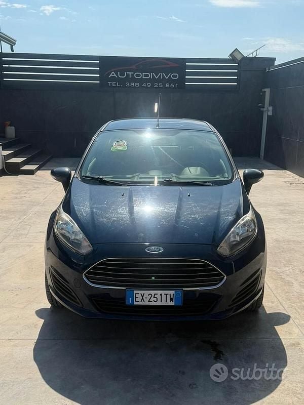 Usata Ford Fiesta 60 CV (44 kW) 2015 Blu Utilitaria