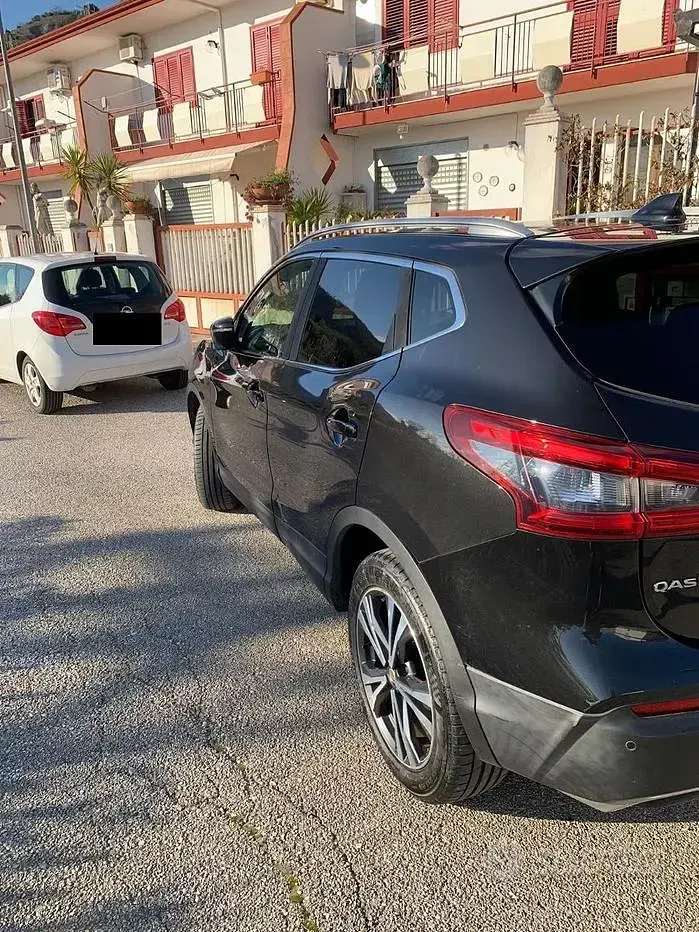 Usata Nissan Qashqai N-Connecta 110 CV (80 kW) 2018 Nero SUV