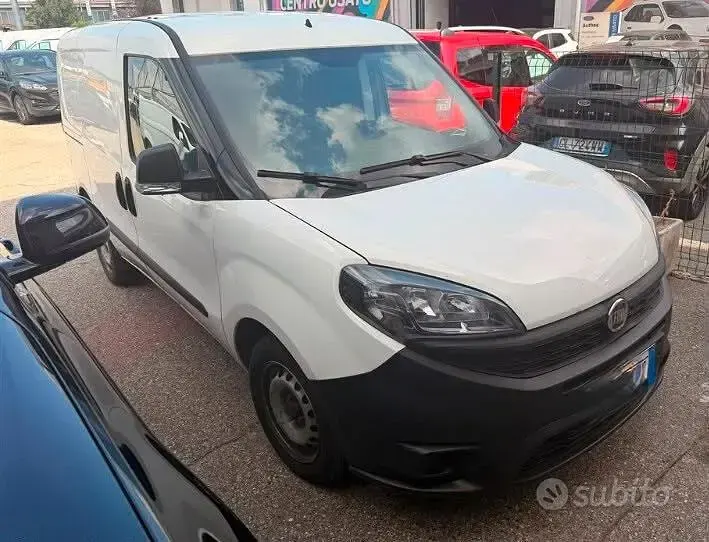 Usata Fiat Doblò Lounge 105 CV (77 kW) 2022 Other Monovolume