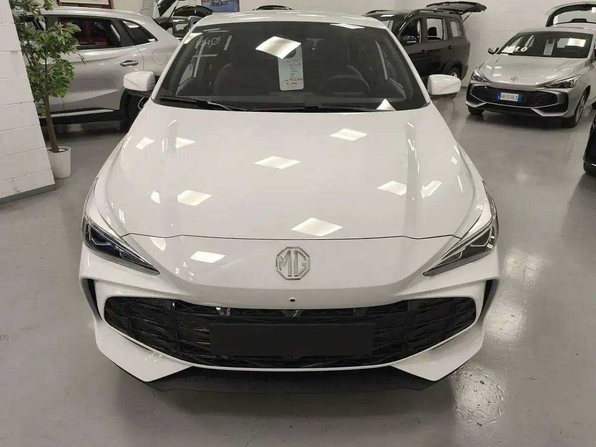 Nuova MG MG3 Luxury 194 CV (142 kW) 2026 Bianco Utilitaria