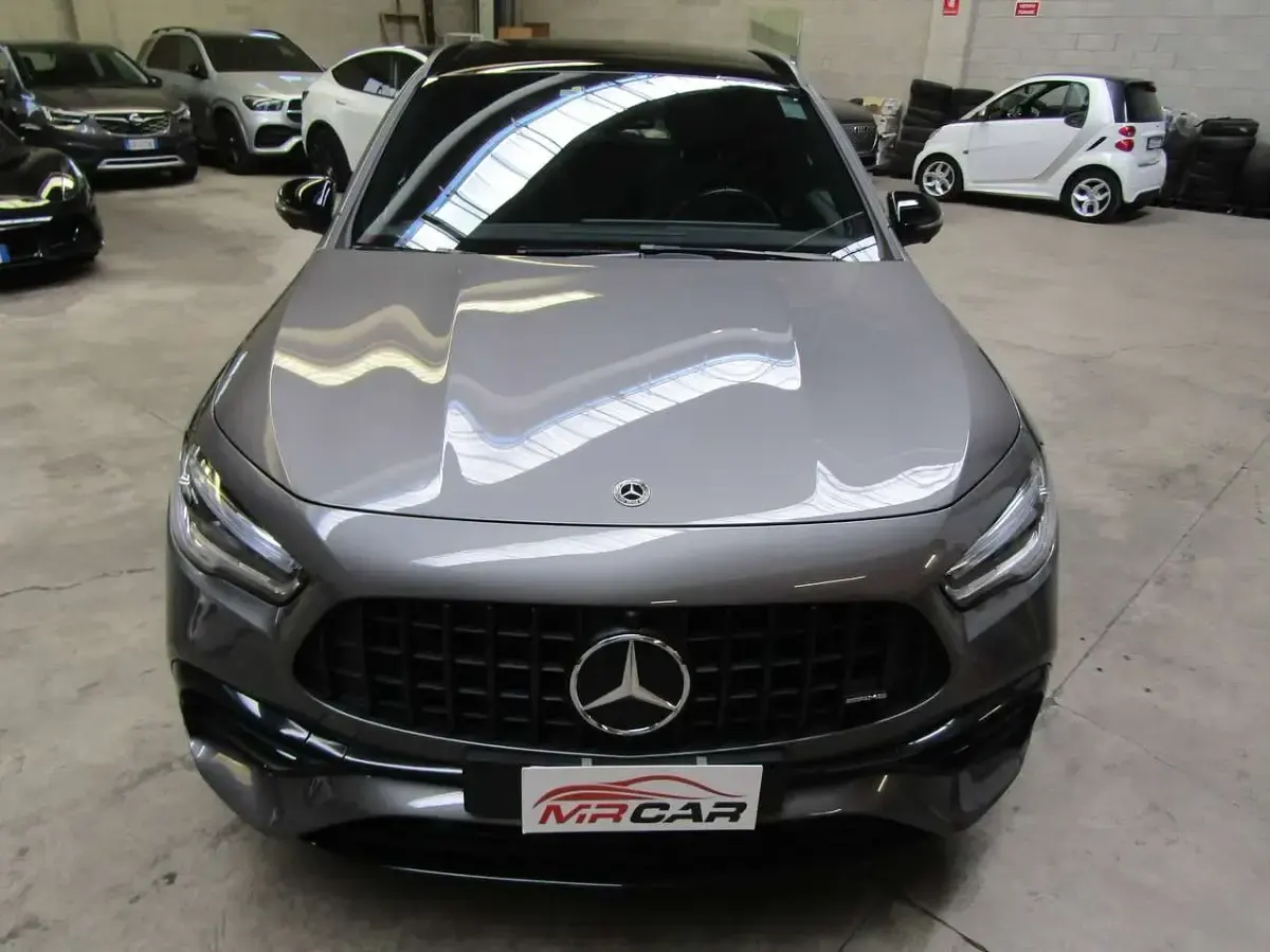 Usata Mercedes GLA45 AMG AMG 421 CV (309 kW) 2023 Grigio scuro metallizzato SUV
