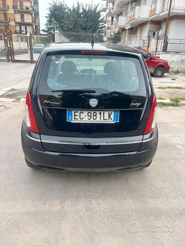 Usata Lancia Musa 90 CV (66 kW) 2010 Blu Monovolume