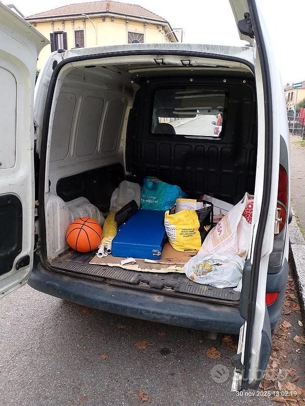 Usata Renault Kangoo 64 CV (47 kW) 2000 Bianco Monovolume