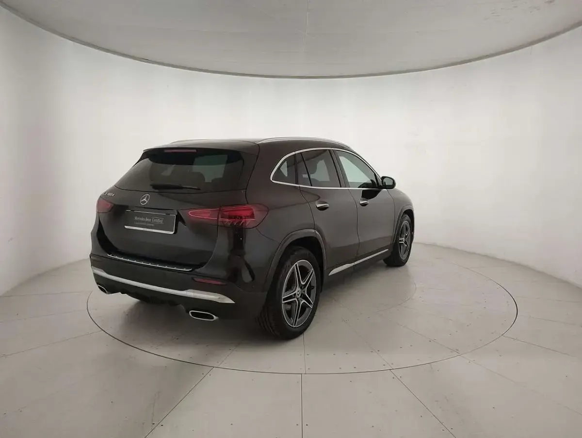 Usata Mercedes GLA180 AMG line 116 CV (85 kW) 2025 Nero SUV