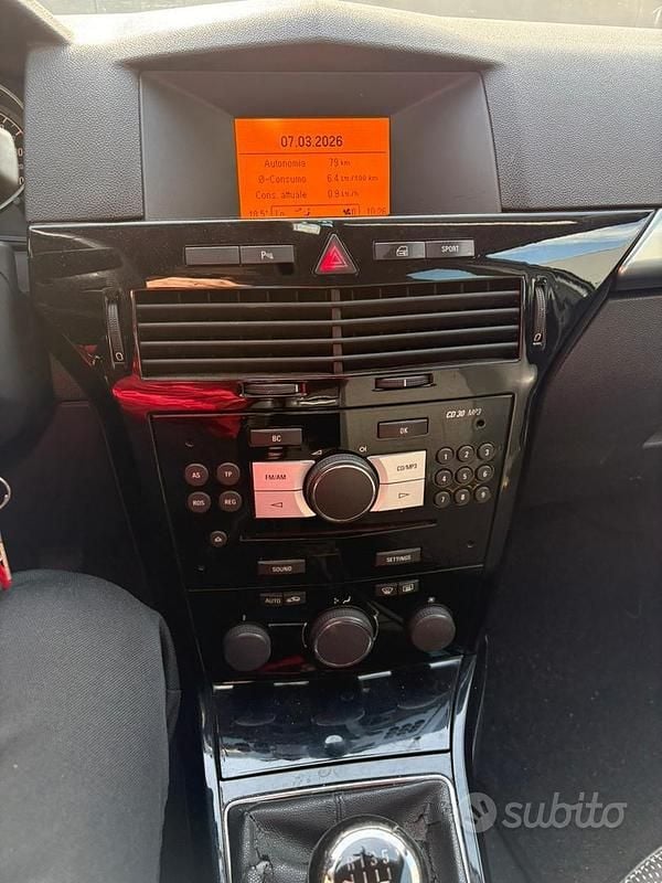 Usata Opel Astra Cosmo 125 CV (91 kW) 2009 Grigio Station wagon