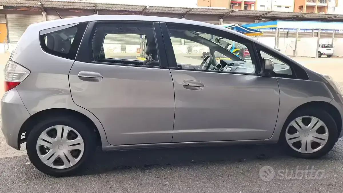 Usata Honda Jazz Elegance 99 CV (72 kW) 2009 Grigio Utilitaria