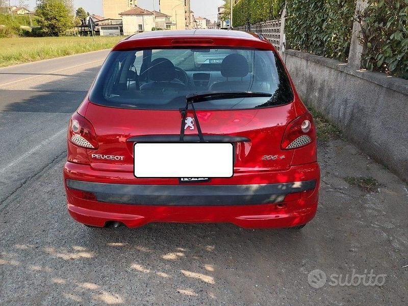 Usata Peugeot 206+ 60 CV (44 kW) 2011 Rosso Utilitaria