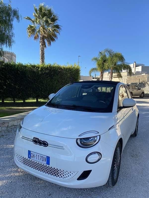 Begagnad Fiat 500e Icon 42 kW (58 HK) 2021 Cab