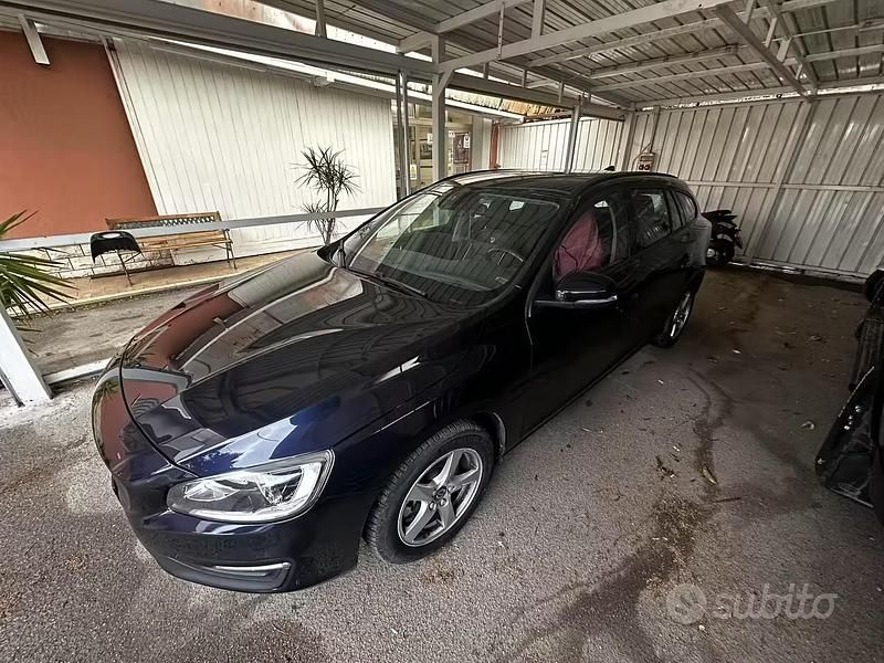 Occasion Volvo V60 Business Edition 190 ch (139 kW) 2018 Bleue Break