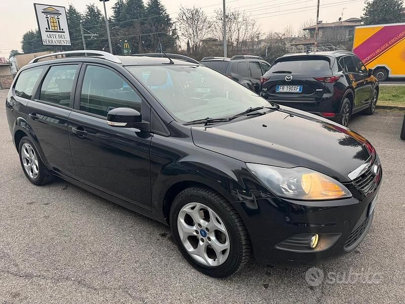 Usata Ford Focus Style 109 CV (80 kW) 2011 Nero Station wagon