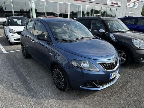 Usata Lancia Ypsilon Gold 69 CV (50 kW) 2023 Blu Utilitaria