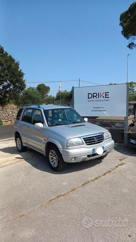 Usata Suzuki Grand Vitara 109 CV (80 kW) 2004 Argento SUV
