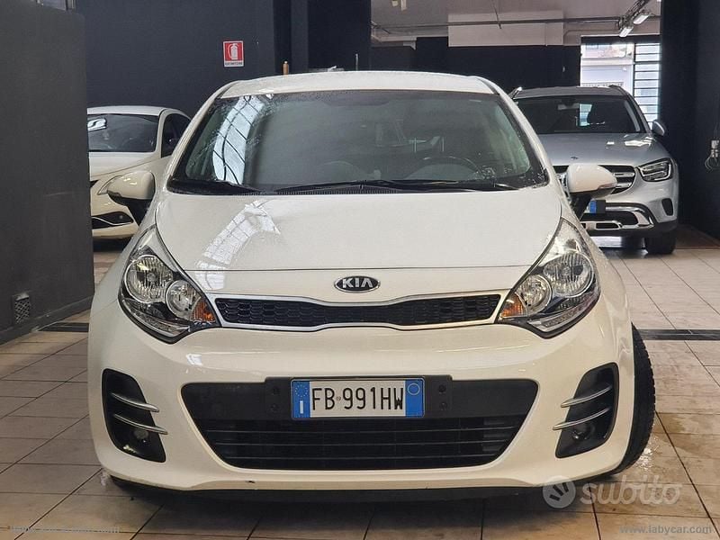 Usata Kia Rio 84 CV (61 kW) 2016 Bianco Utilitaria
