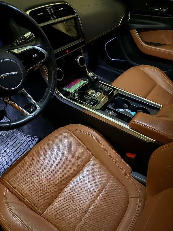 Usata Jaguar XE R-Dynamic 179 CV (131 kW) 2020 Nero Berlina