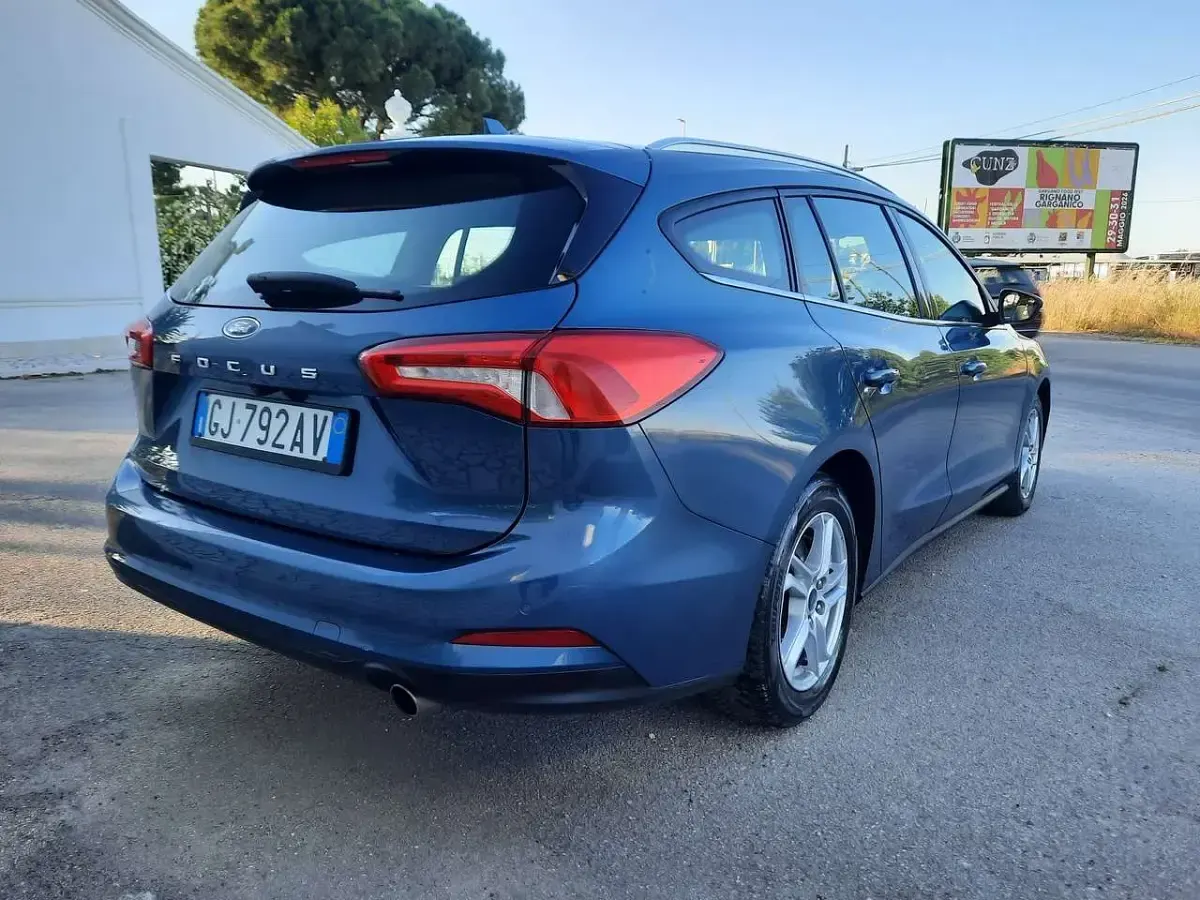 Usata Ford Focus 120 CV (88 kW) 2022 Blu/azzurro Station wagon