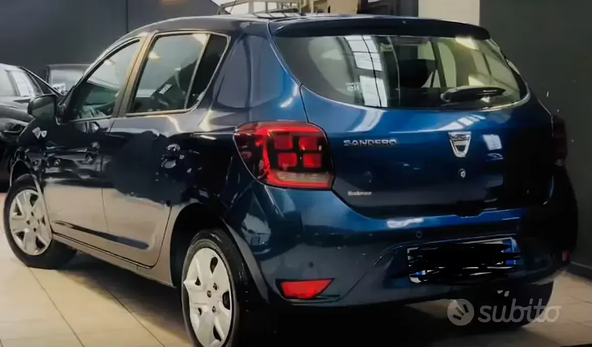 Usata Dacia Sandero Comfort 73 CV (53 kW) 2019 Bluazzurro Utilitaria
